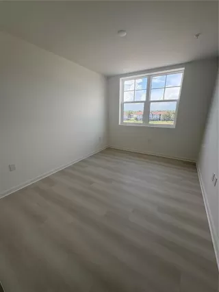 Photo #6: S5152393 Listing