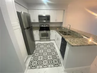 Photo #4: S5152553 Listing 