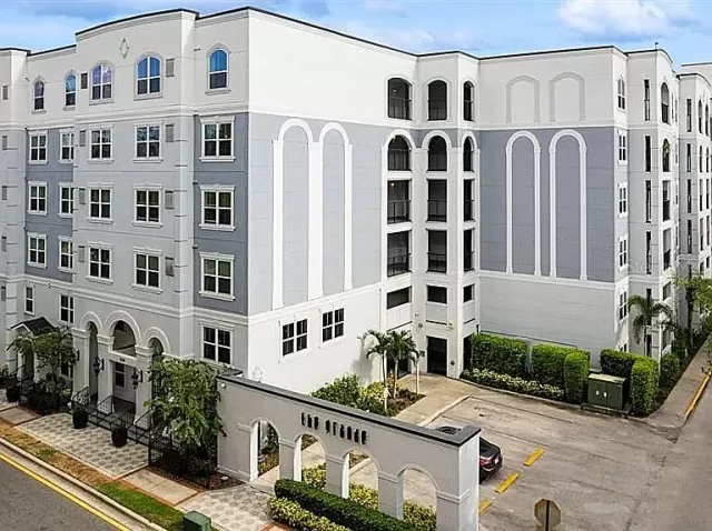 MLS: S5152597 Condo For Sale