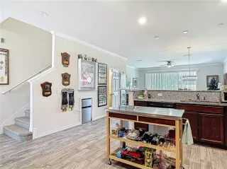 Photo #4: TB8363448 Listing