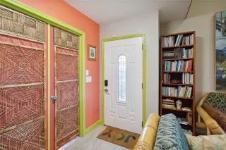 Photo #5: TB8388982 Listing