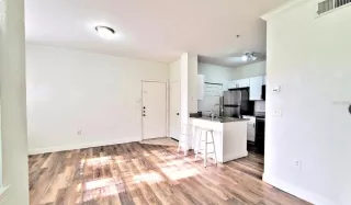 Photo #4: TB8393198 Listing