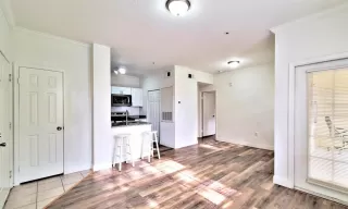 Photo #5: TB8393198 Listing