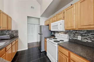 Photo #6: TB8397409 Listing 