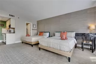 Photo #6: TB8400953 Listing 