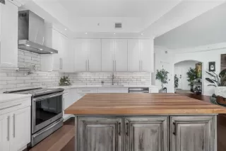 Photo #4: TB8409064 Listing