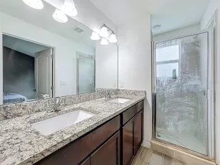 Photo #3: TB8432886 Listing