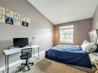 Photo #4: TB8432886 Listing