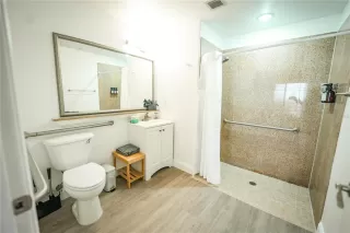 Photo #5: TB8440031 Listing 