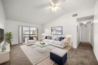 Photo #4: TB8445389 Listing