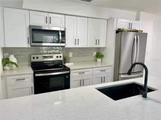 Photo #4: TB8452542 Listing 