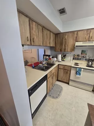 Photo #3: TB8463939 Listing