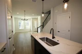 Photo #3: TB8464137 Listing