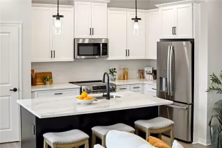 Photo #6: TB8467804 Listing