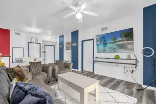 Photo #3: TB8474903 Listing