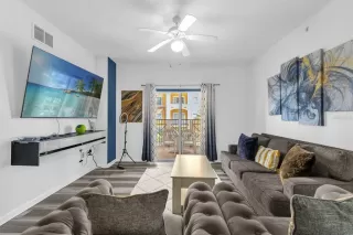 Photo #4: TB8474903 Listing