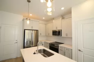 Photo #6: TB8479380 Listing