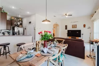 Photo #5: TB8479390 Listing 