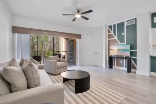 Photo #4: TB8481355 Listing