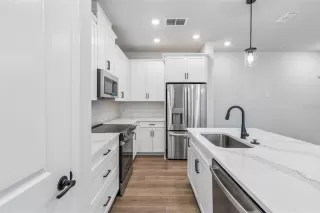 Photo #5: TB8507003 Listing 