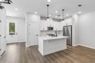 Photo #6: TB8507003 Listing 