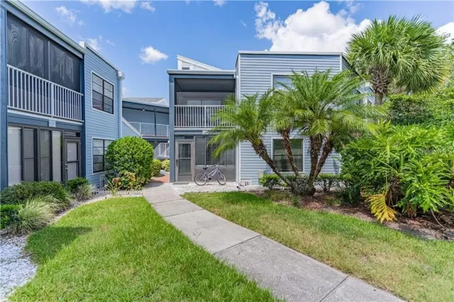 MLS: TB8510382 Condo For Sale
