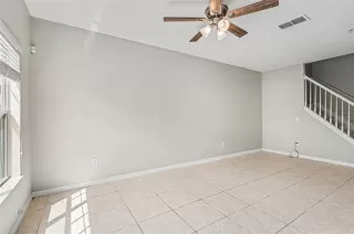 Photo #5: TB8512460 Listing