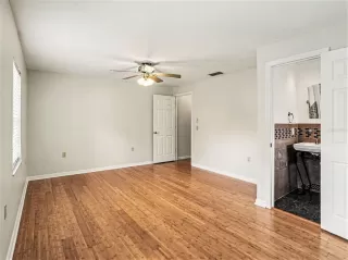 Photo #3: TB8512922 Listing 