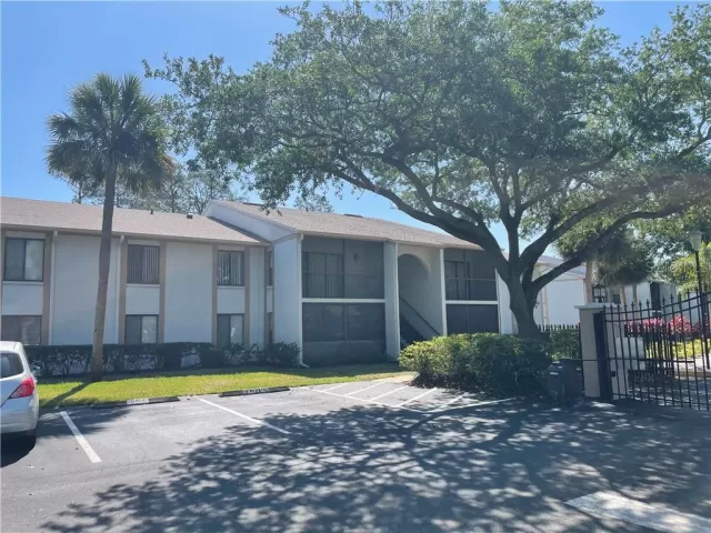 MLS: V4918539 Condo For Sale