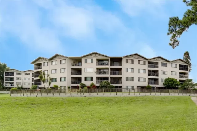 MLS: V4919958 Condo For Sale