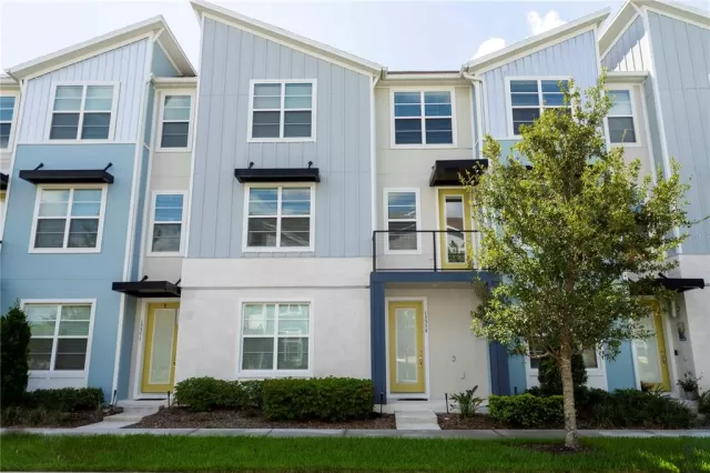 MLS: V4919960 Condo For Sale