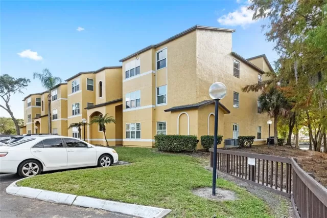 MLS: V4922327 Condo For Sale