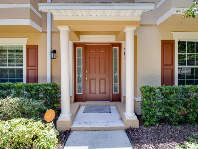 MLS: V4926301 Condo For Sale