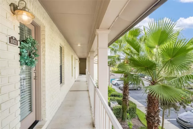 MLS: V4926863 Condo For Sale