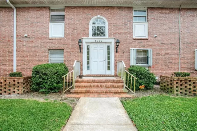 MLS: V4927288 Condo For Sale