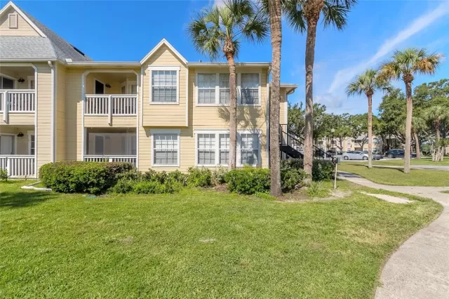 MLS: V4930571 Condo For Sale