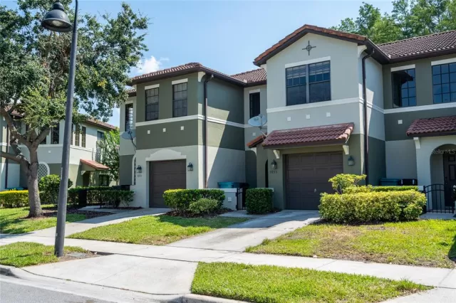 MLS: V4931048 Condo For Sale