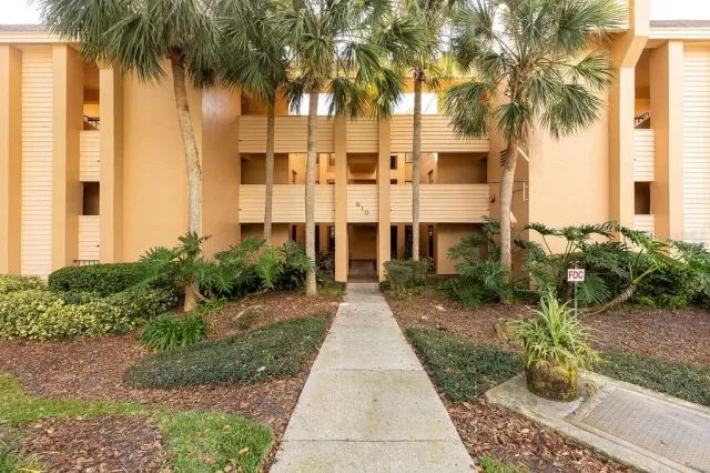 MLS: V4934590 Condo For Sale