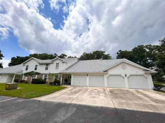 MLS: V4938005 Condo For Sale