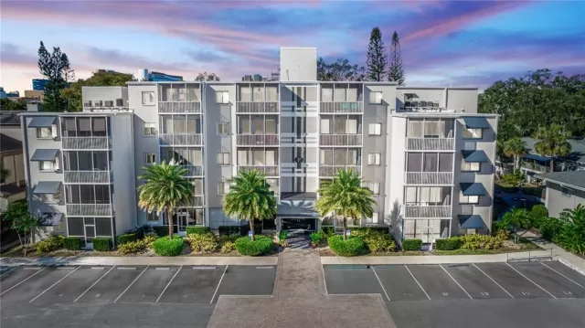 MLS: V4940269 Condo For Sale