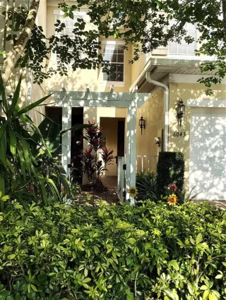 Photo #1: V4942465 Listing 