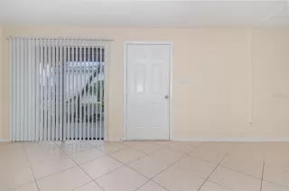 Photo #3: V4943130 Listing