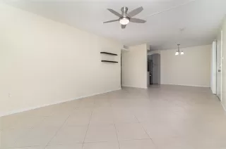 Photo #6: V4943130 Listing