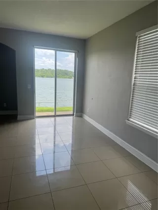 Photo #6: V4944154 Listing 