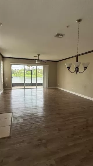 Photo #3: V4944899 Listing