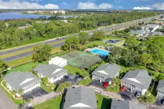 Photo #5: V4945186 Listing 