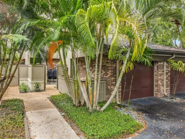 MLS: V4945470 Condo For Sale