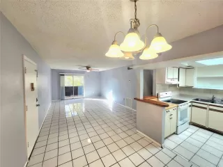 Photo #3: V4946317 Listing 