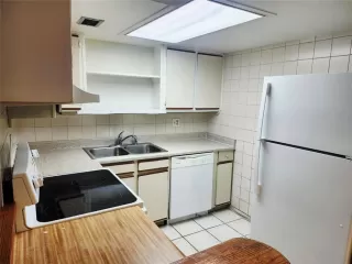 Photo #6: V4946317 Listing 