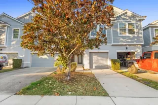 Photo #6: V4946318 Listing